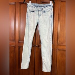 Denizen From Levi’s Juniors Size 7 W28 Light Wash Low Rise Jeggings Lknw Distres